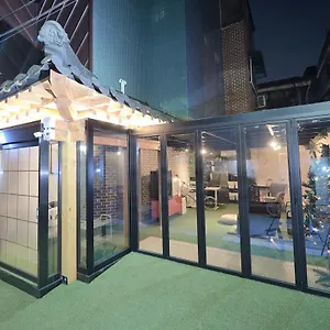 ワイズ ハウス ホンデ 韓国