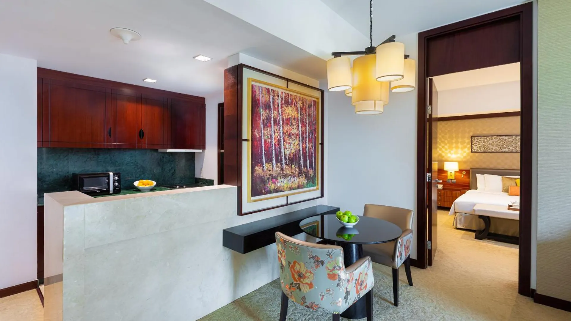 Dusit Thani Dubai 5*,